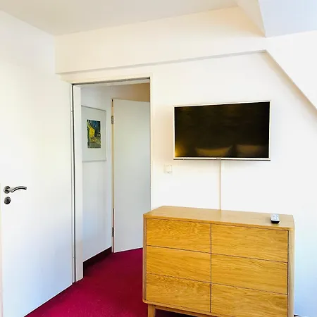 Kiefern Apartment- Parkplatz- Waschmaschine Apartmán