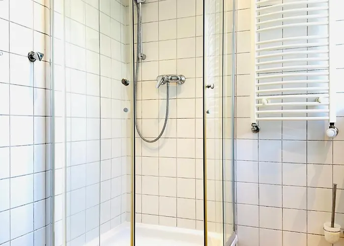 Kiefern Apartment- Parkplatz- Waschmaschine Wolfsburg